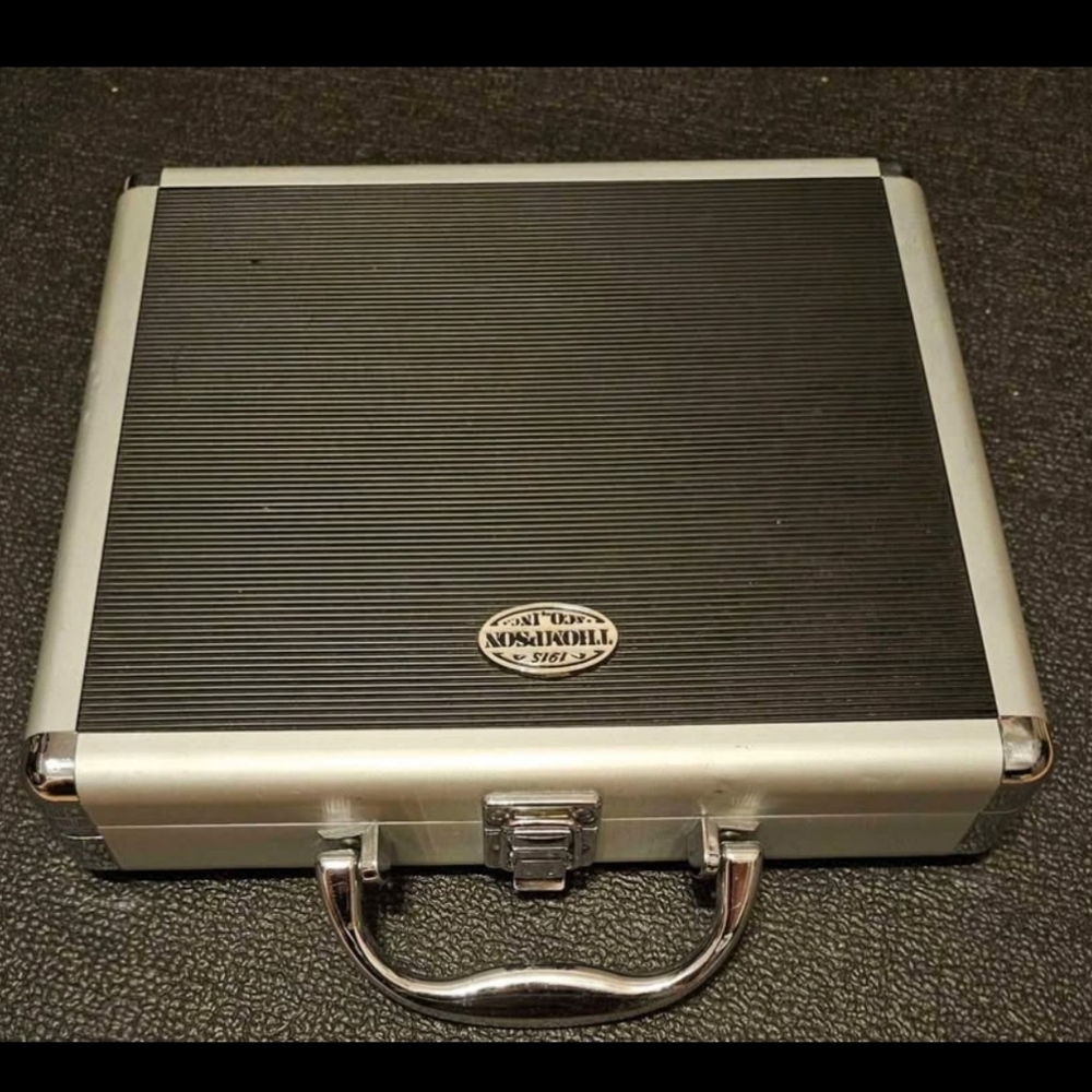 1915 Thompson & Co Aluminum Metal Cigar Carrying travel Case Sleek Compact Size
